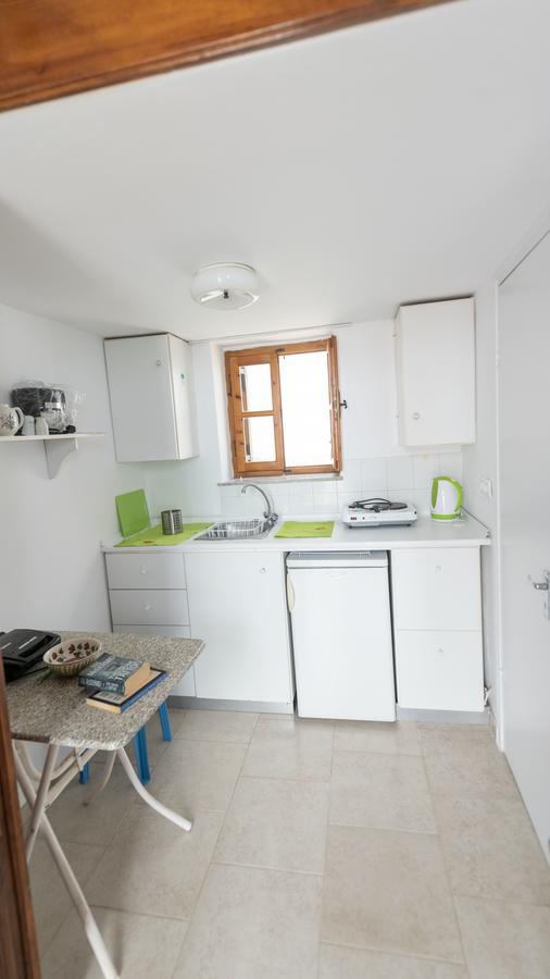 Roulas Apartments Hálki Kültér fotó